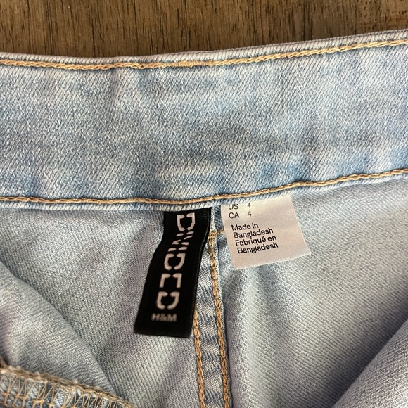 H&M denim shorts - Picture 2 of 2